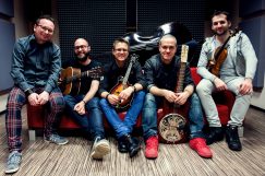 Koncert: "15 cm above the ground"
