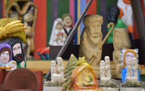Stoisko świąteczne Galerii SLiN w Filharmonii Pomorskiej