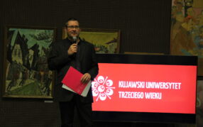 Wykład Kujawskiego Uniwersytetu Trzeciego Wieku- fotorelacja z dnia 4.11.2021